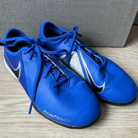 Nike fotballsko uten knotter str. 32