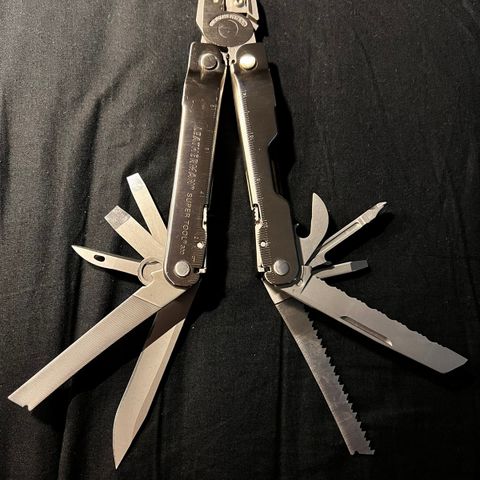 NY Leatherman Super tool 300