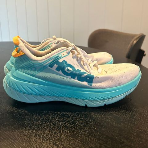 Hoka Carbon X str. 38