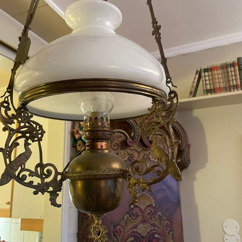 Nydelig antikk lampe