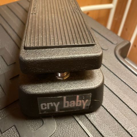 Cry baby selges 500kr