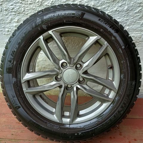 vinterdekk fra Michelin 205/60R16