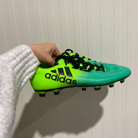 Adidas fotballsko str 42