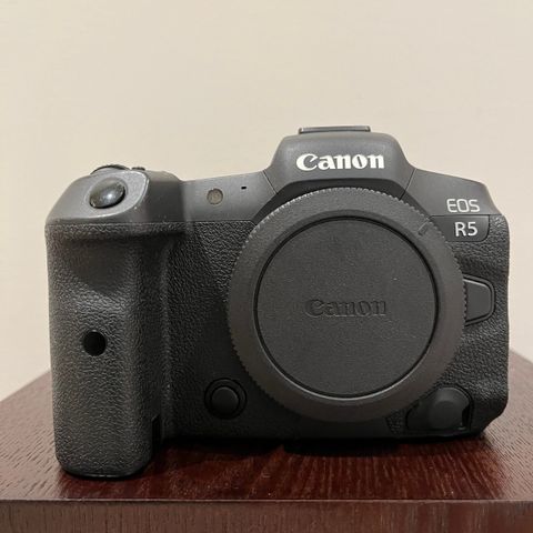 Canon EOS R5