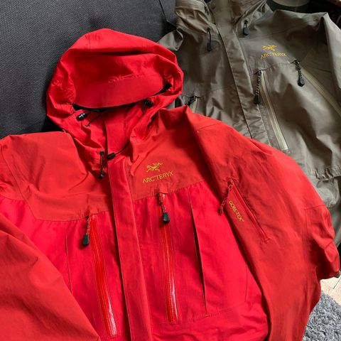 Eldre Arcteryx Alpha Sv (Ønskes kjøpt)