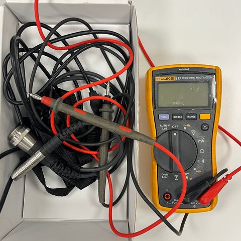 Fluke 117 Handheld Digital Multimeter, True RMS