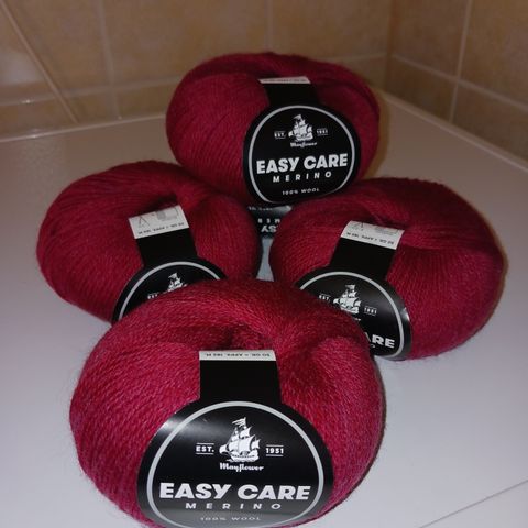 Mayflower, Easy care garn, 100% merinoull, mørk rød