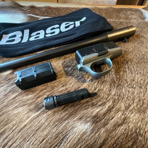 Blaser R8 deler, løp 30-06, avtrekk, magasinhus nr 3 og sluttstykkehode links