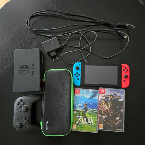 Nintendo Switch med spill og tilbehør