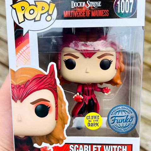 Funko Pop! Scarlet Witch (Glow) | ...in the Multiverse of Madness (1007)