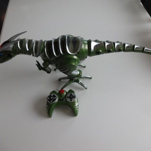 dinosaurus robot stor hbo 300 kr