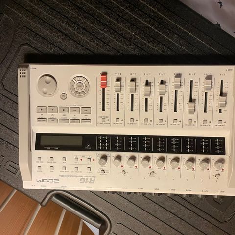 Zoom  R 16 mixser - recorder interface 1000kr