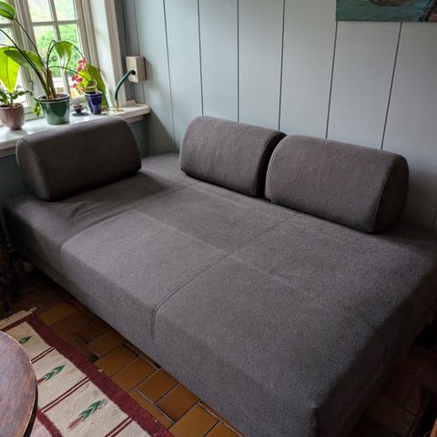 Sovesofa 120cm ink overmadrass med oppbevaring