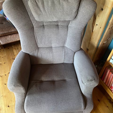 To brukte recliner stoler - selges samlet for kr 100