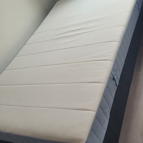 Practically new mattress and pillows