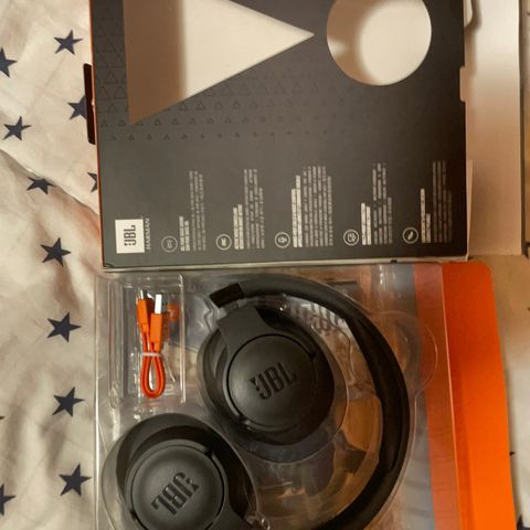 JBL tune 750 BT