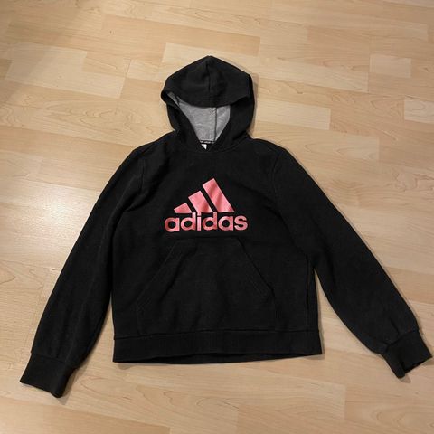 Adidas hettegenser str 152