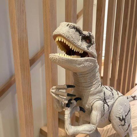 Jurassic World Dominion Super Colossal Atrociraptor figur