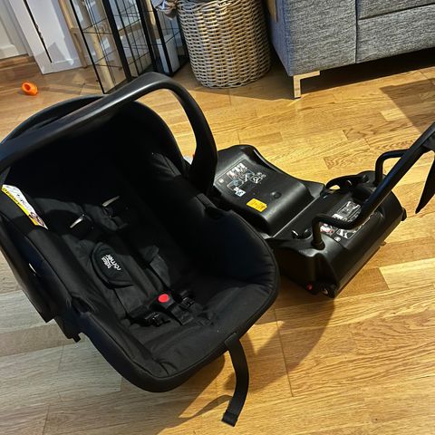 Britax Primo med base