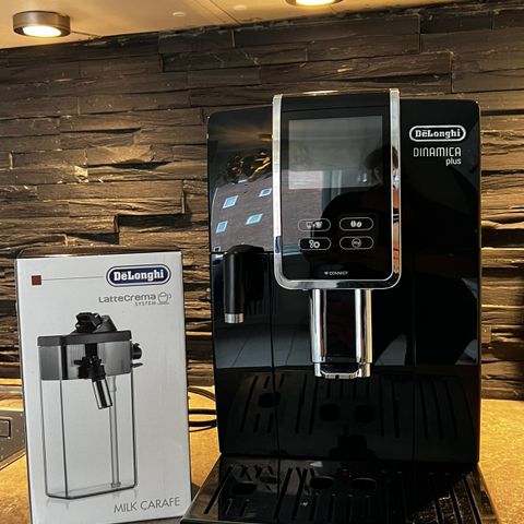 Som ny kaffemaskin DeLonghi  dinamica Plus med 3 år garanti fra Elkjop