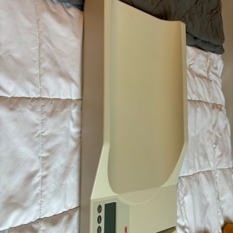 SECA 334 (Babyvekt/Baby scale)