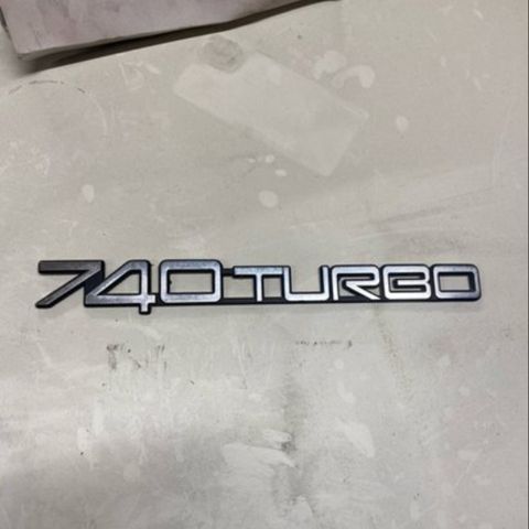 Volvo 740 Turbo emblem