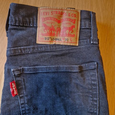 Levi's 512 str. 30/32