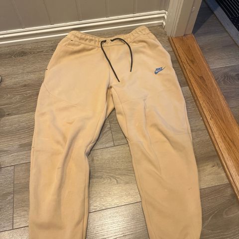 Nike tech fleece 