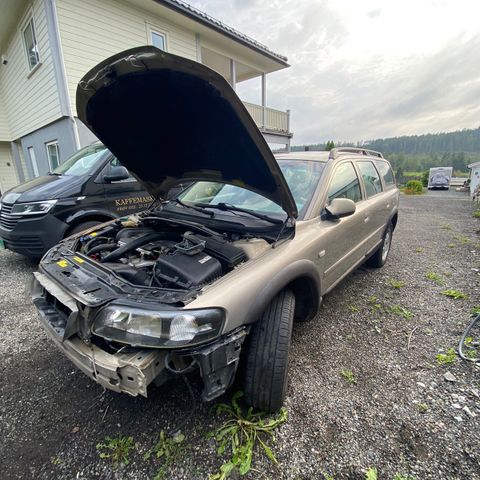 Volvo V70 Xc Awd Dele bil selges hel eller i deler.