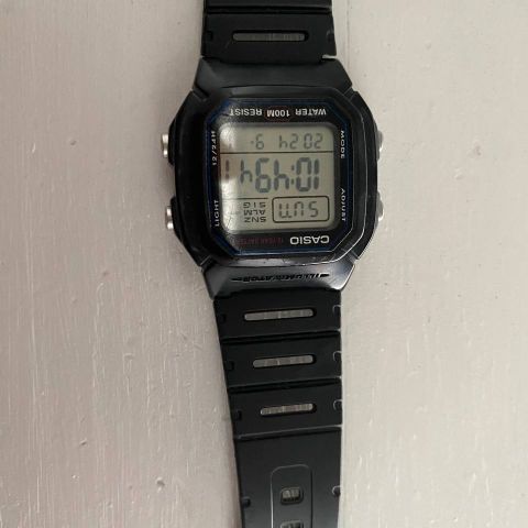 Casio klokke til salgs