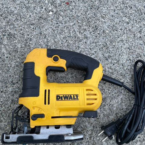 STIKKSAG DEWALT DWE349-QS 650W