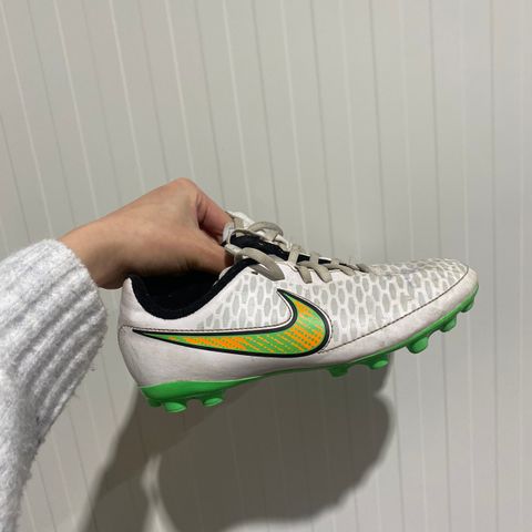 Nike fotballsko str 36.5