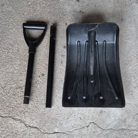 Sammenleggbar spade