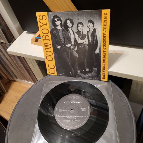 C. C. Cowboys barnehjemmet/johnny johnny/uten en tråd 7" single