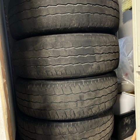 Mercedes/vw 8 lags dekk 205/65r16c med felg