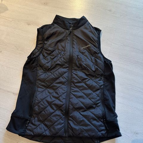 Jotunheim vest