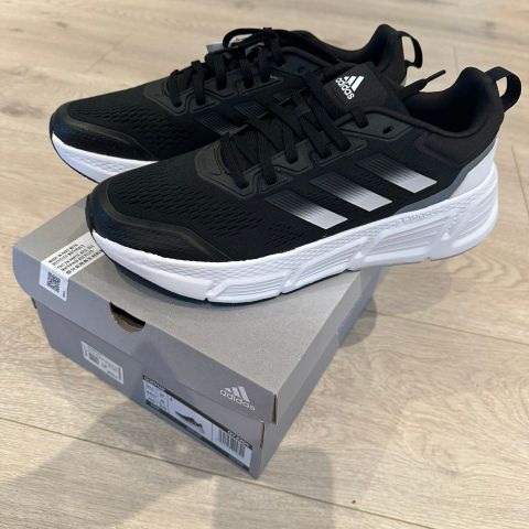 Nye Adidas Questar løpesko str. 44 2/3