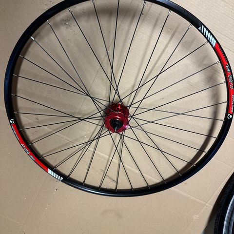 Bontrager AT650 29” front wheel