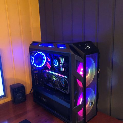 Cooler Master H500M RGB Gaming Kabinett.