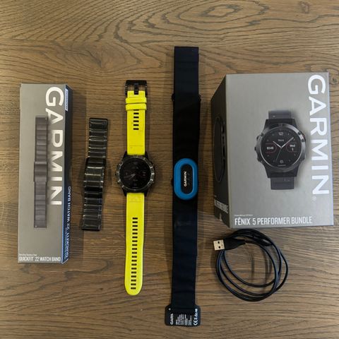 Garmin Fenix 5 Performer Bundle