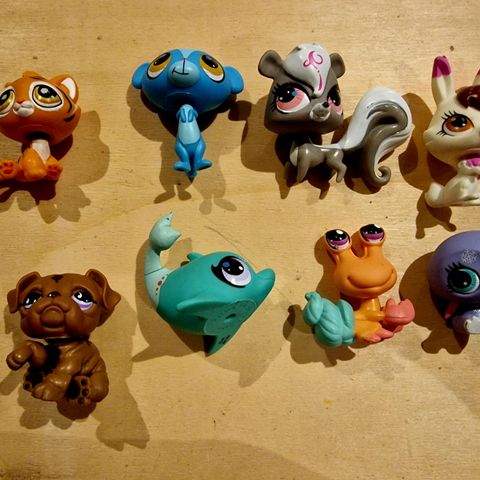 LPS (Littlest pet shop)