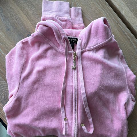 Rosa jakkegenser fra Juicy Couture