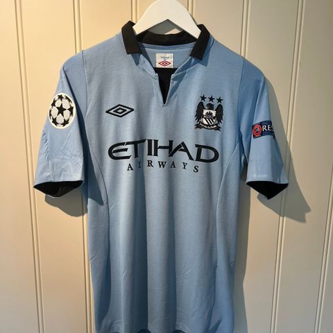 Manchester City hjemmedrakt 2012/2013 #16 Agüero