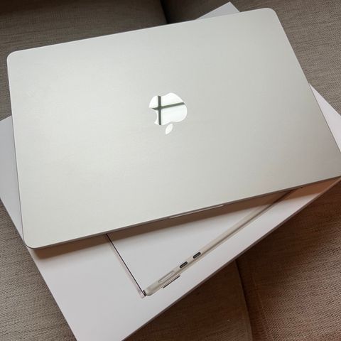 MacBook Air 13" 512 GB Stjerneskinn SOM NY