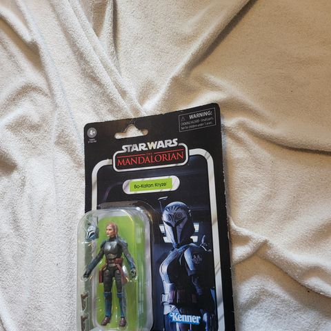 Star Wars The Mandalorian Bo-Katan Kryze figur fra Kenner