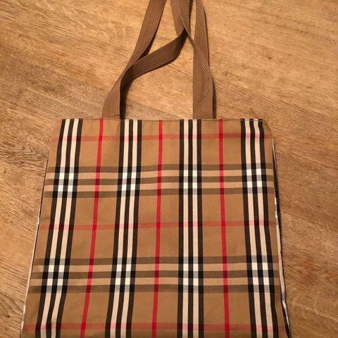 Ubrukt fake Burberry veske/nett