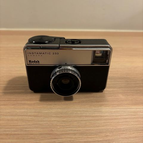 Kodak Instamatic 233 - Analog kamera