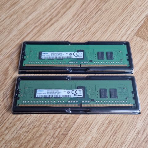 Samsung REG ECC 2 x 4 GB DDR4 RAM