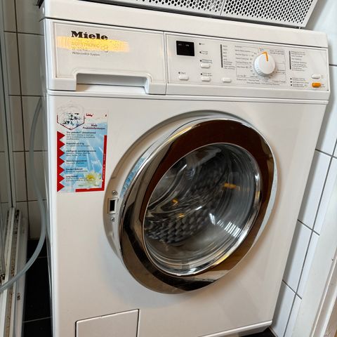 Defekt Miele W3245 gis bort mot henting