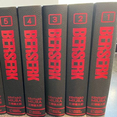 Berserk Deluxe vol. 1-5